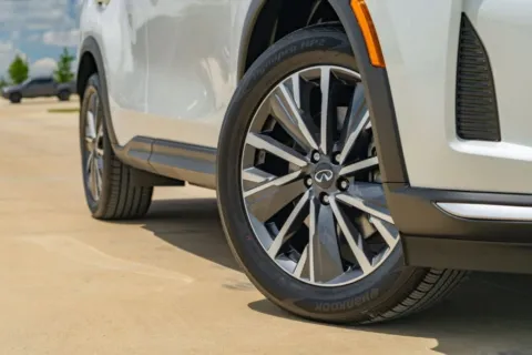 Photos of 2027 INFINITI QX60 LUXE for sale in Georgetown, TX at Georgetown INFINITI
