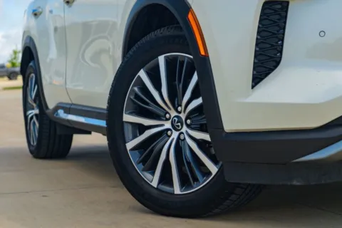 Another view of 2024 INFINITI QX60 AUTOGRAPH for sale in Georgetown, TX at Georgetown INFINITI