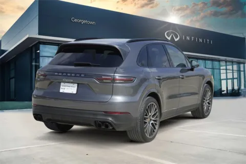 More photos of 2022 Porsche Cayenne at Georgetown INFINITI, TX