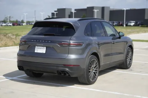 More photos of 2022 Porsche Cayenne at Georgetown INFINITI, TX