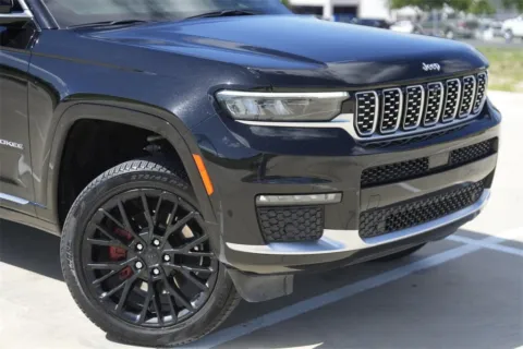 Another view of 2021 Jeep Grand Cherokee L Summit Reserve for sale in Georgetown, TX at Georgetown INFINITI