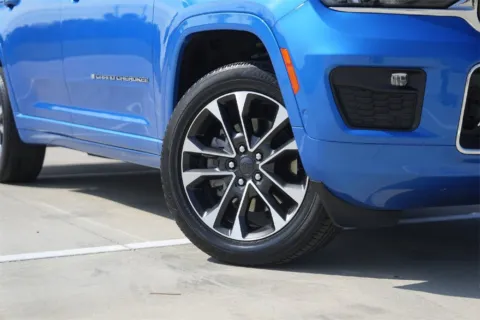 Photos of 2023 Jeep Grand Cherokee L Overland for sale in Georgetown, TX at Georgetown INFINITI