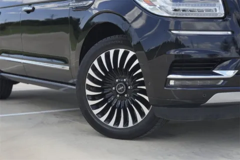 Photos of 2018 Lincoln Navigator L Black Label for sale in Georgetown, TX at Georgetown INFINITI