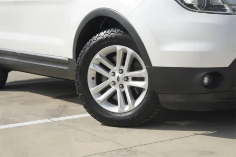 Photos of 2014 Ford Explorer XLT for sale in Georgetown, TX at Georgetown INFINITI