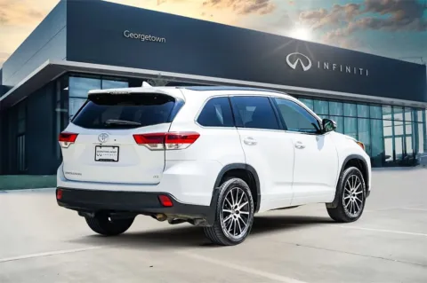 More photos of 2018 Toyota Highlander SE at Georgetown INFINITI, TX