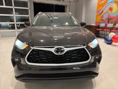 Photos of 2026 Toyota Highlander for sale in DeRidder, LA at Hixson Toyota