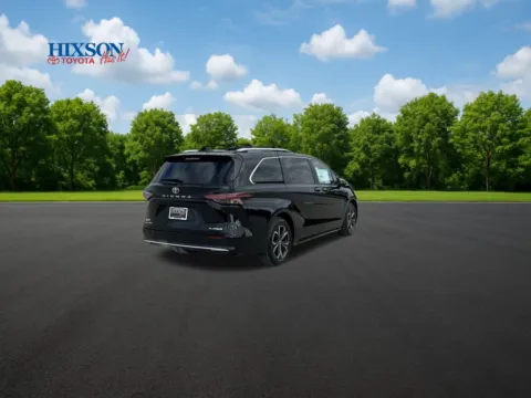 More photos of 2026 Toyota Sienna Platinum at Hixson Toyota, LA
