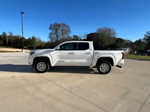 More photos of 2026 Toyota Tacoma SR5 at Hixson Toyota, LA