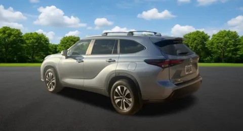 More photos of 2024 Toyota Highlander XLE at Hixson Toyota, LA