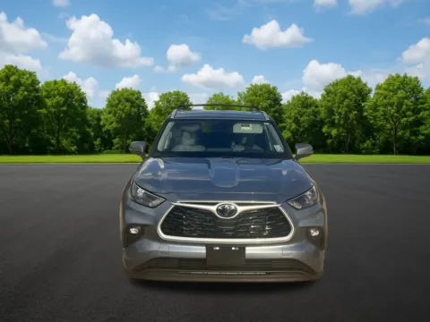 Photos of 2024 Toyota Highlander XLE for sale in DeRidder, LA at Hixson Toyota