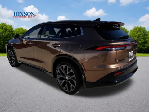 More photos of 2026 Toyota Crown Signia Limited at Hixson Toyota, LA