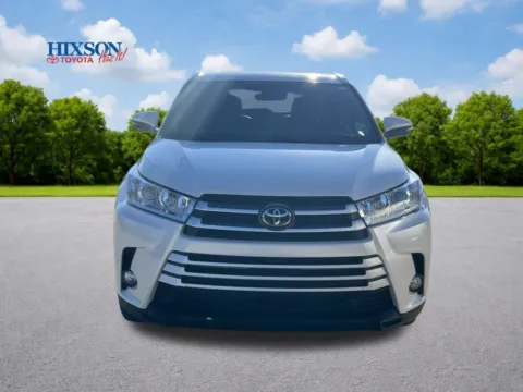Photos of 2019 Toyota Highlander XLE for sale in DeRidder, LA at Hixson Toyota