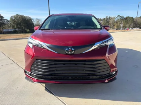 Photos of 2026 Toyota Sienna XLE for sale in DeRidder, LA at Hixson Toyota