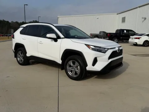 White 2022 Toyota RAV4 XLE for sale in DeRidder, LA
