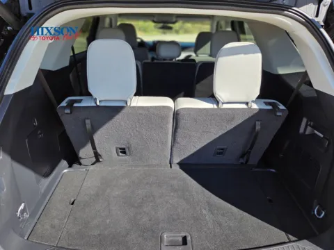 More photos of 2025 Ford Explorer Active at Hixson Toyota, LA