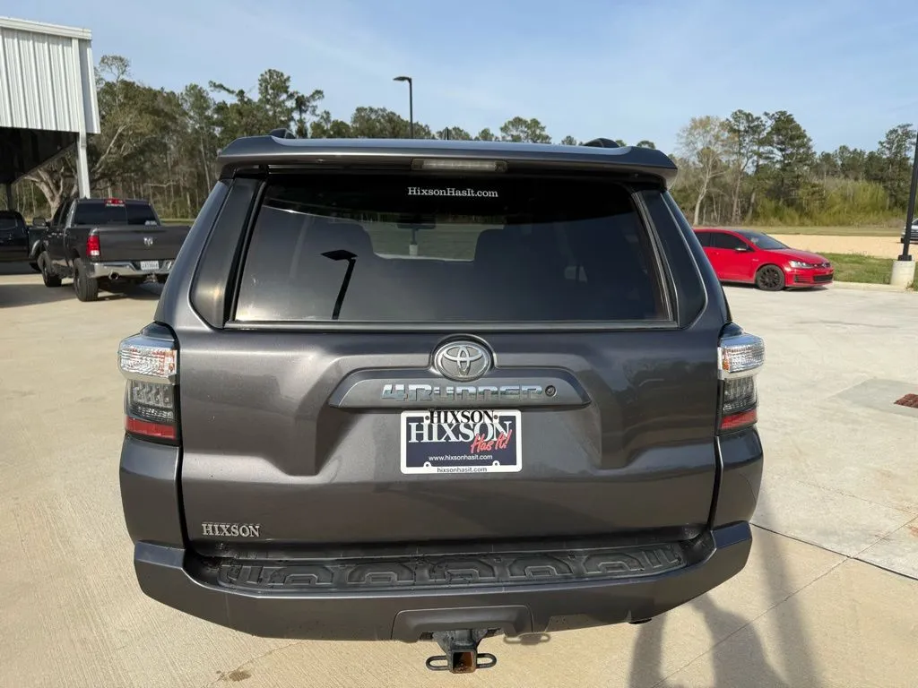 2019 Toyota 4Runner SR5 - Photo 7