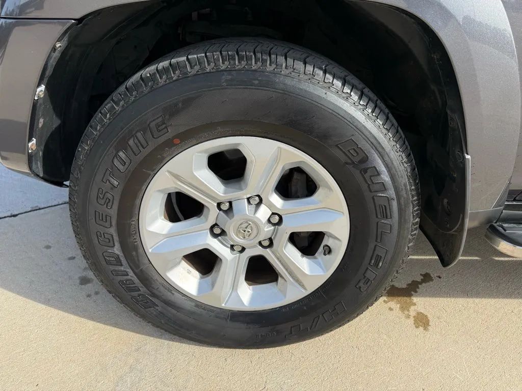 2019 Toyota 4Runner SR5 - Photo 21