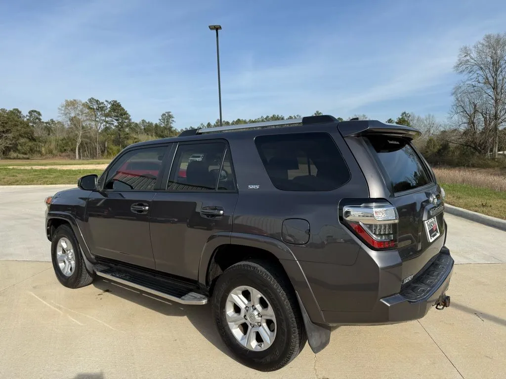 2019 Toyota 4Runner SR5 - Photo 6