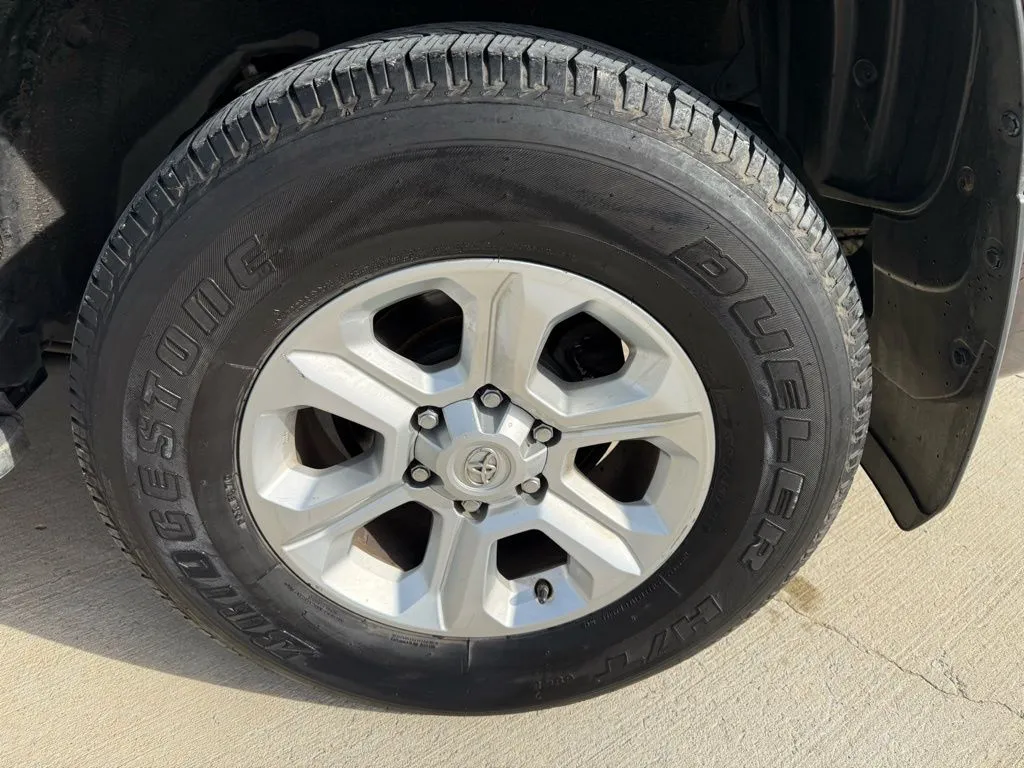 2019 Toyota 4Runner SR5 - Photo 19