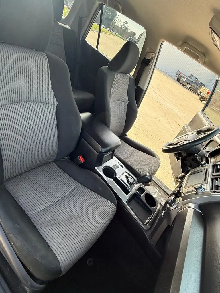 2019 Toyota 4Runner SR5 - Photo 17