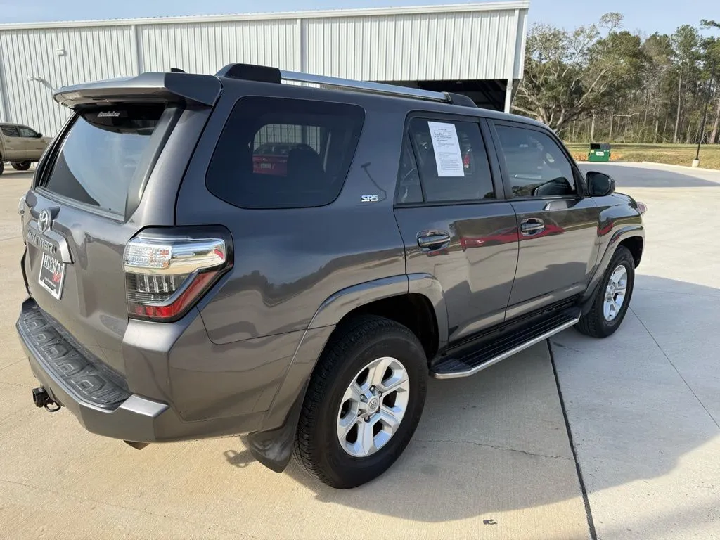 2019 Toyota 4Runner SR5 - Photo 8