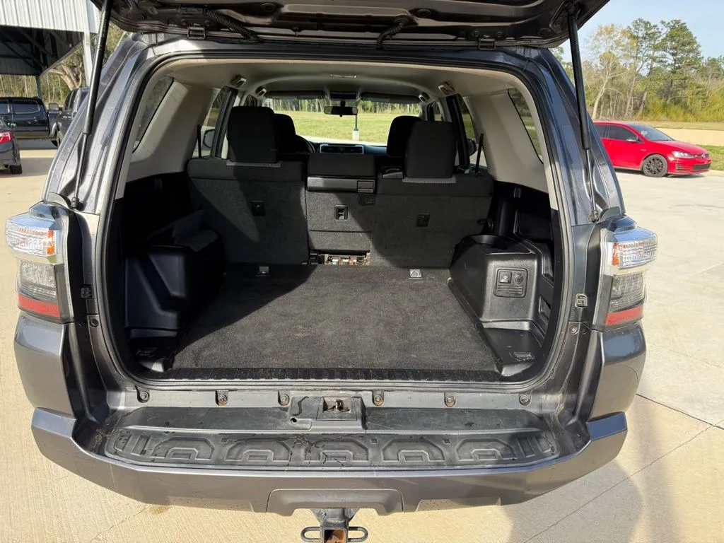 2019 Toyota 4Runner SR5 - Photo 9