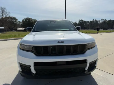 Photos of 2019 Jeep Grand Cherokee Laredo for sale in DeRidder, LA at Hixson Toyota