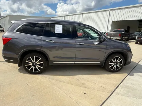More photos of 2022 Honda Pilot Touring at Hixson Toyota, LA