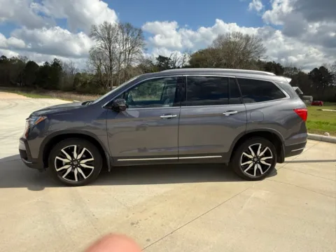 Another view of 2022 Honda Pilot Touring for sale in DeRidder, LA at Hixson Toyota