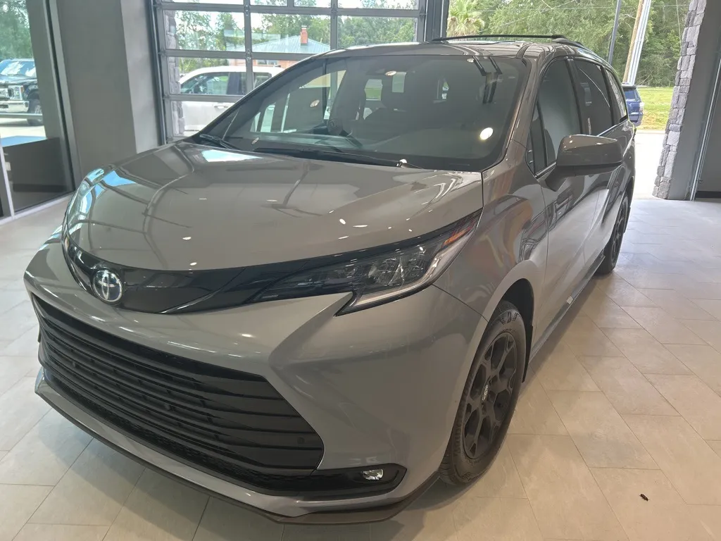 2025 Toyota Sienna Woodland Edition for sale in DeRidder, LA