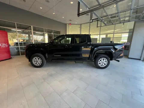 More photos of 2025 Toyota Tacoma SR5 at Hixson Toyota, LA