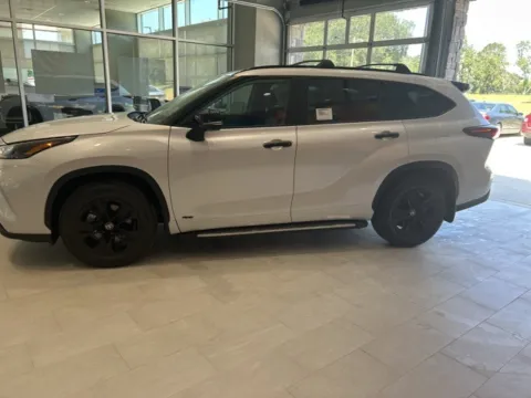 Another view of 2025 Toyota Highlander Hybrid XLE for sale in DeRidder, LA at Hixson Toyota