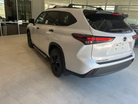 More photos of 2025 Toyota Highlander Hybrid XLE at Hixson Toyota, LA