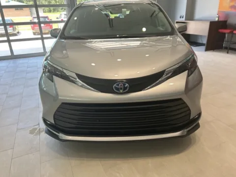 Photos of 2025 Toyota Sienna XLE for sale in DeRidder, LA at Hixson Toyota