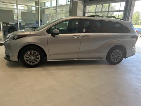 Another view of 2025 Toyota Sienna XLE for sale in DeRidder, LA at Hixson Toyota