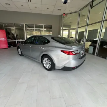 More photos of 2025 Toyota Camry LE at Hixson Toyota, LA