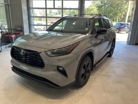 Gray 2025 Toyota Highlander Hybrid XLE for sale in DeRidder, LA
