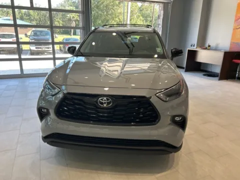 Photos of 2025 Toyota Highlander Hybrid XLE for sale in DeRidder, LA at Hixson Toyota