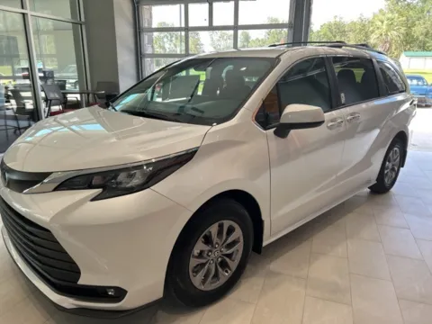 White 2025 Toyota Sienna XLE for sale in DeRidder, LA