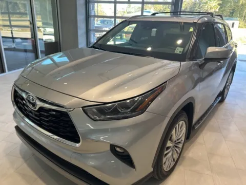 Silver 2025 Toyota Highlander Platinum for sale in DeRidder, LA