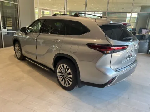 Another view of 2025 Toyota Highlander Platinum for sale in DeRidder, LA at Hixson Toyota