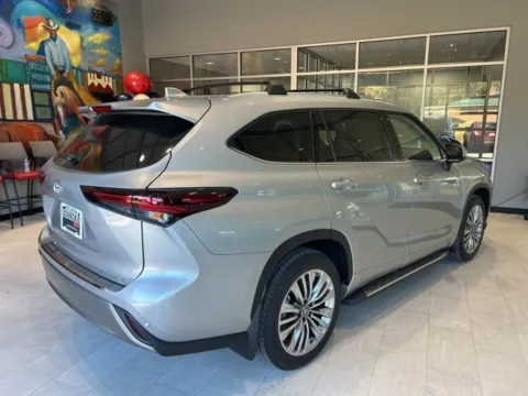 More photos of 2025 Toyota Highlander Platinum at Hixson Toyota, LA