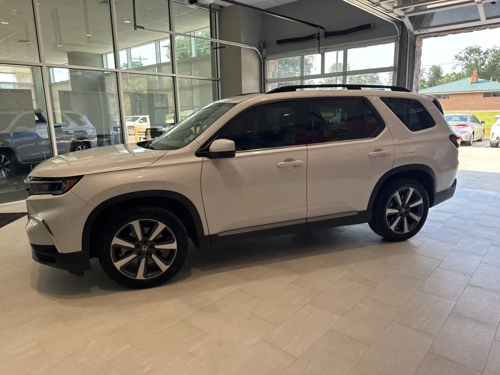 White 2023 Honda Pilot Touring for sale in DeRidder, LA