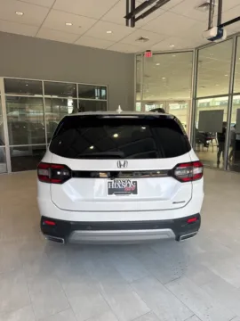 More photos of 2023 Honda Pilot Touring at Hixson Toyota, LA