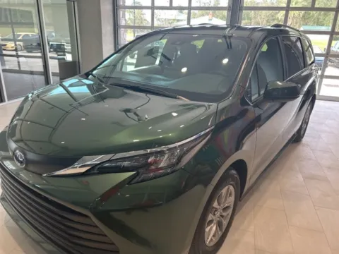 Green 2025 Toyota Sienna LE for sale in DeRidder, LA