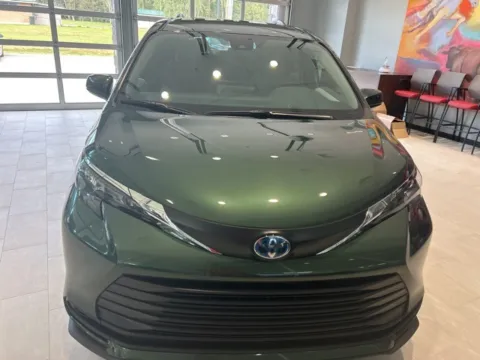 Photos of 2025 Toyota Sienna LE for sale in DeRidder, LA at Hixson Toyota