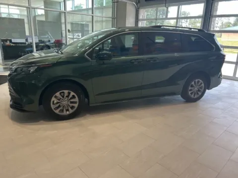 Another view of 2025 Toyota Sienna LE for sale in DeRidder, LA at Hixson Toyota