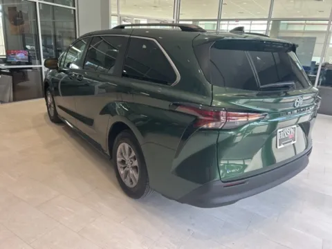 More photos of 2025 Toyota Sienna LE at Hixson Toyota, LA