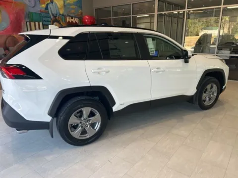 More photos of 2025 Toyota RAV4 Hybrid XLE at Hixson Toyota, LA
