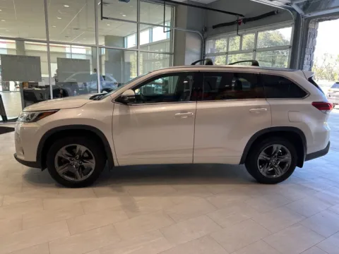 Photos of 2018 Toyota Highlander Limited Platinum for sale in DeRidder, LA at Hixson Toyota